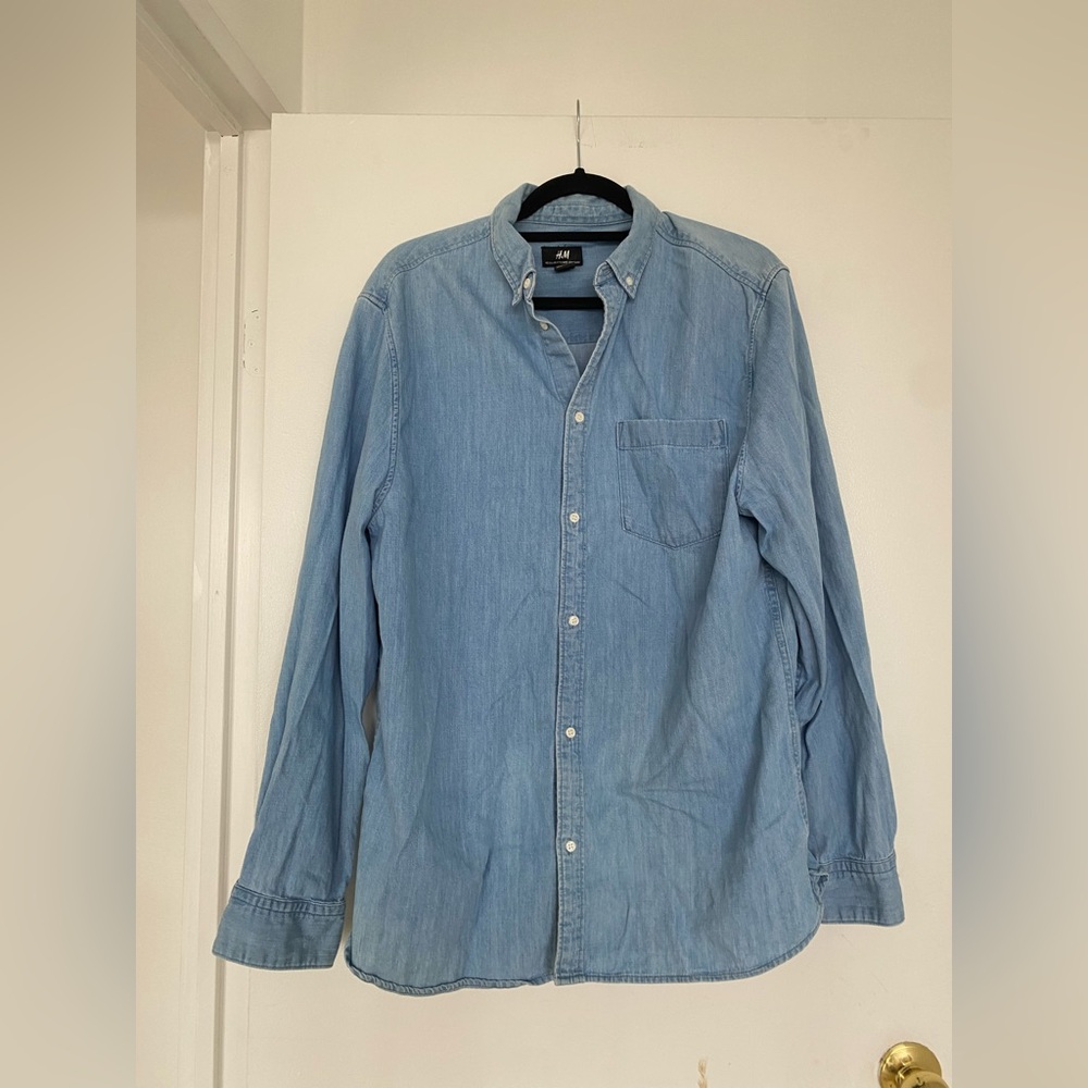 H&M UNISEX Light Blue Casual Button Down Shirt